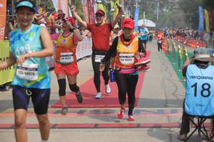 BIB: 039, 40322, 46203, 48828
                            <button type="button" onclick="openModal(8249125)" class="btn btn-primary btn-sm float-right btn-popup" data-toggle="modal" data-target=".modal-high-quality">
                        <i class="fas fa-shopping-cart"></i> Add to Cart
                    </button>
                                            <button type="button" onclick="isThisMe(8249125, true)" class="btn btn-success btn-sm float-right btn-popup btn-isme hidden" data-toggle="tooltip" data-placement="bottom" title="นี่คือรูปของคุณใช่ไหม คลิกที่นี่เพื่อเอาเข้าอัลบั้ม">
                        <i class="fas fa-plus"></i> Add to album
                    </button>
                    <button type="button" onclick="isThisMe(8249125, false)" class="btn btn-warning btn-sm float-right btn-popup btn-isnotme hidden">
                        <i class="fas fa-ban"></i> Remove from album
                    </button>